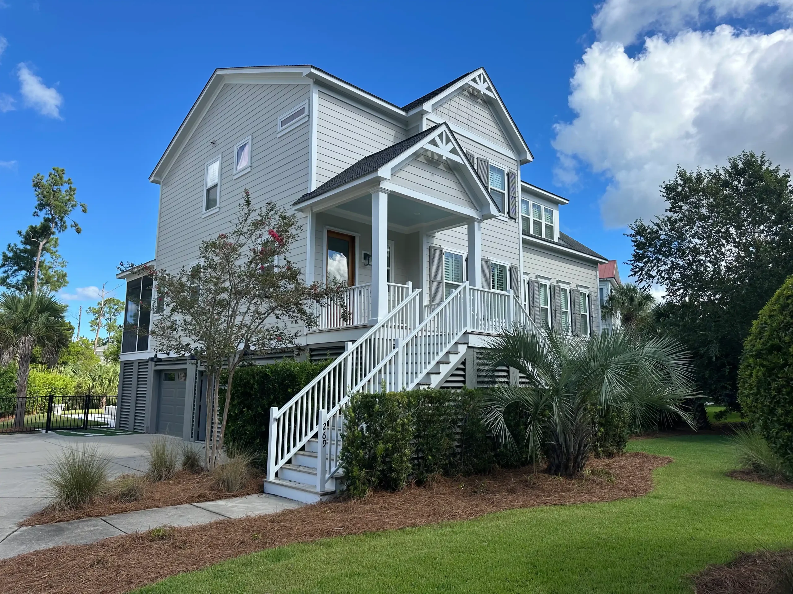 Siding Painting in Charleston, SC: Vinyl, Wood, and Fiber Cement Explained